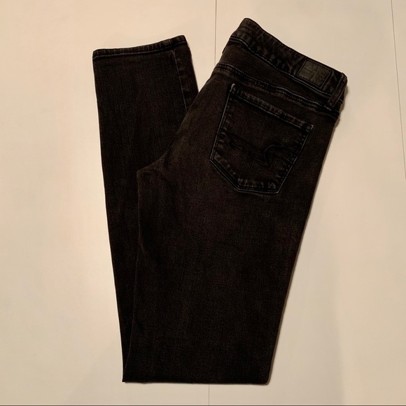 ⭐️ American Eagle Black Skinny Jeans
